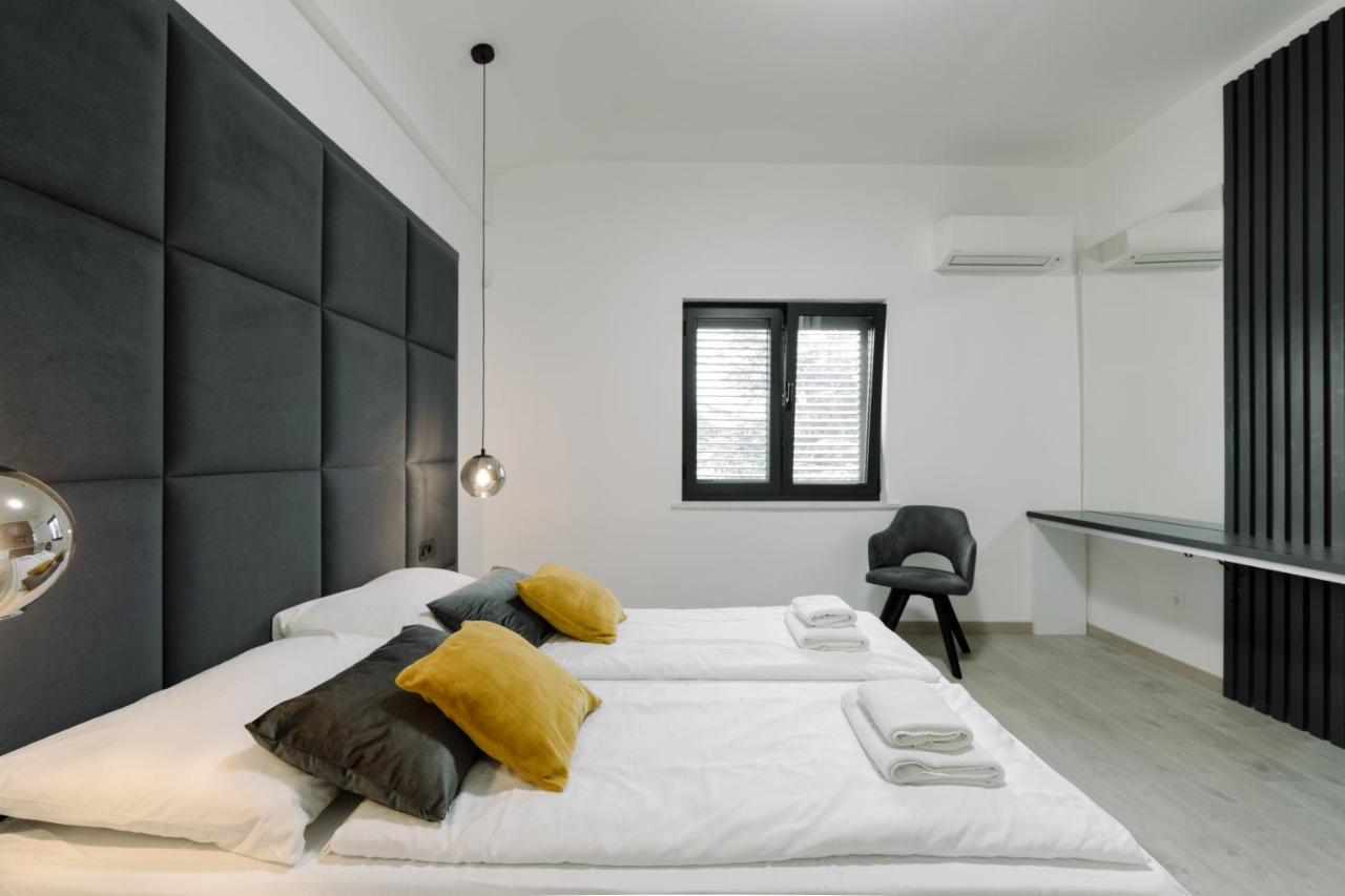 Boutique Suites Joyce Medulin Extérieur photo