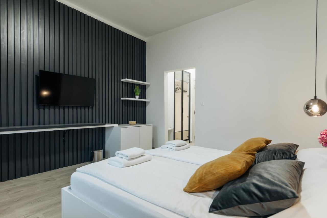 Boutique Suites Joyce Medulin Extérieur photo