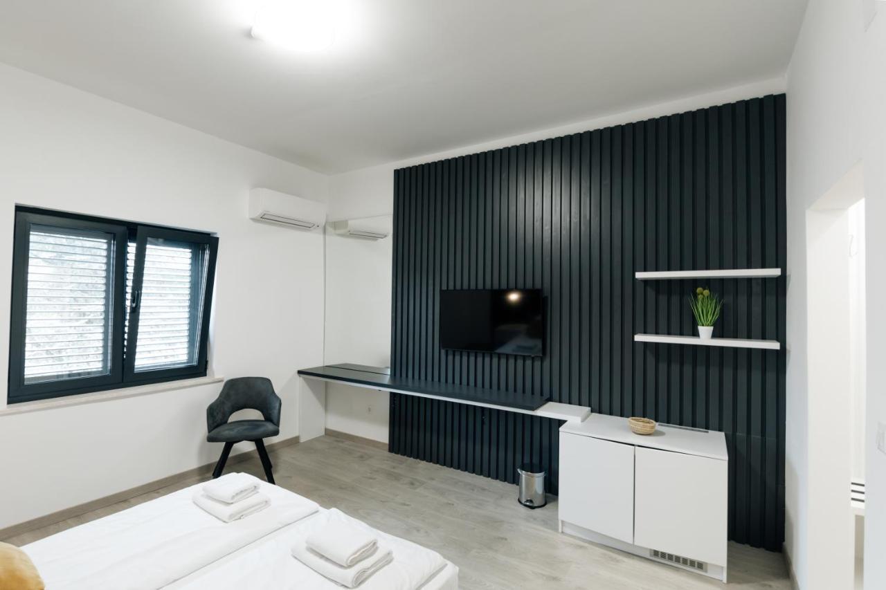 Boutique Suites Joyce Medulin Extérieur photo